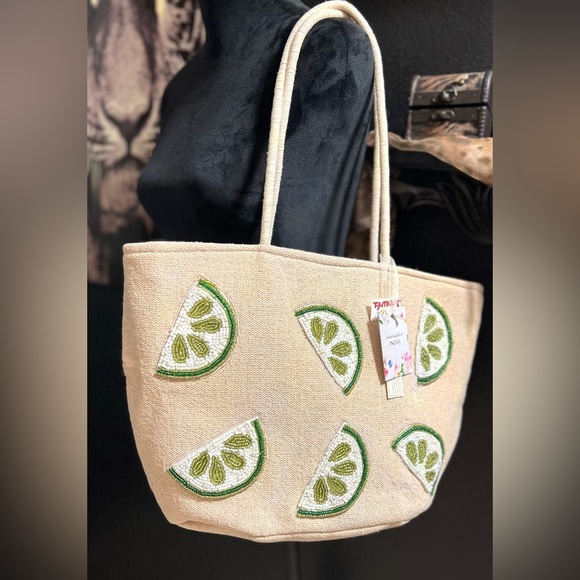 ๐โ๐ฉ Viral Made in India, Handcrafted Beaded Lime Tote- NWT๐โ๐ฉ - Picture 3 of 11
